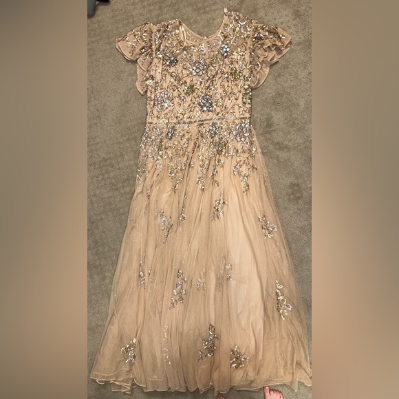 Mac Duggal 5717 NWOT EMBELLISHED BUTTERFLY SLEEVE HIGH NECK GOWN - Picture 8 of 9